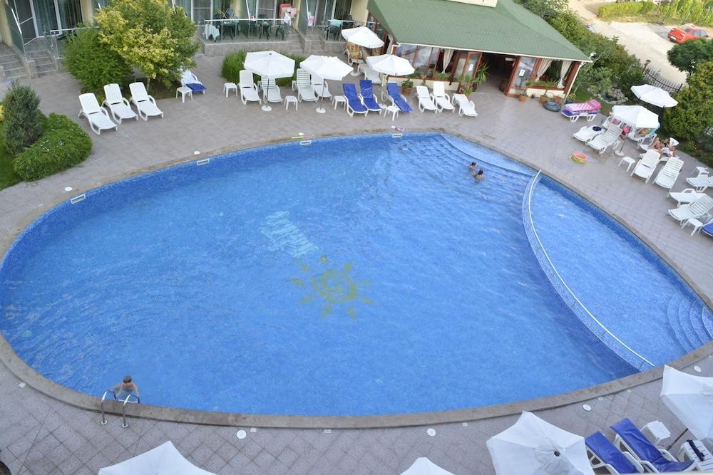 Julia Family Apartments Pantai Sunny Luaran gambar