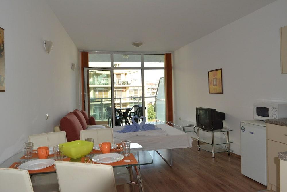 Julia Family Apartments Pantai Sunny Luaran gambar