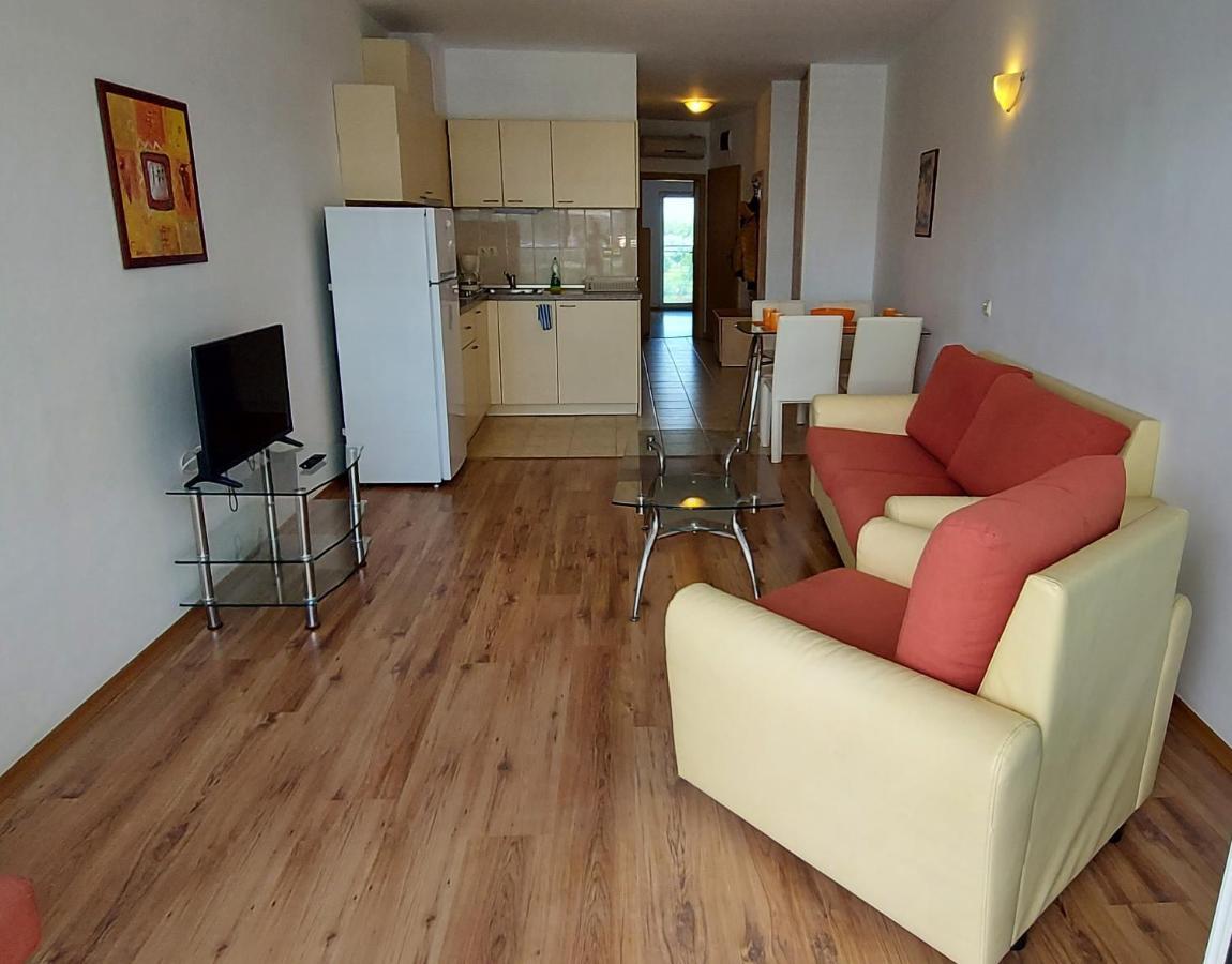 Julia Family Apartments Pantai Sunny Luaran gambar