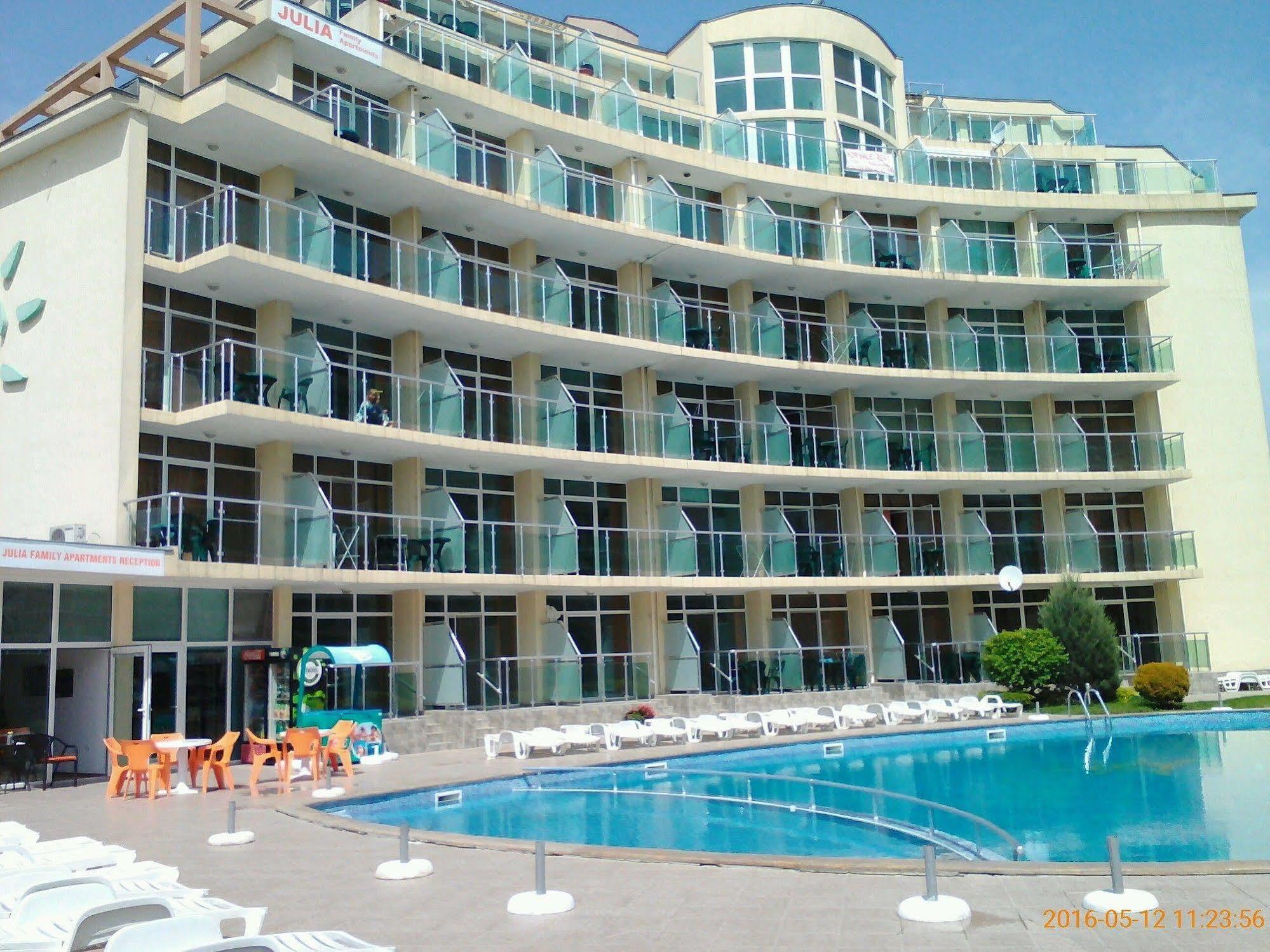 Julia Family Apartments Pantai Sunny Luaran gambar