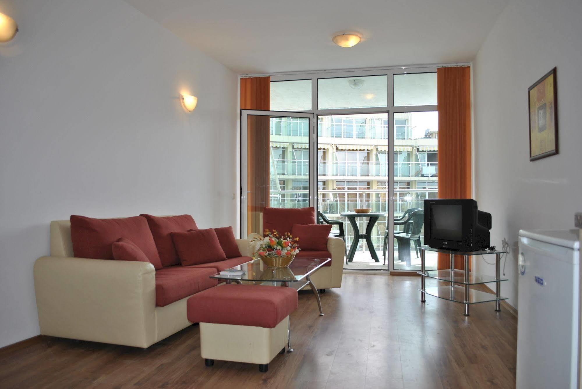 Julia Family Apartments Pantai Sunny Luaran gambar