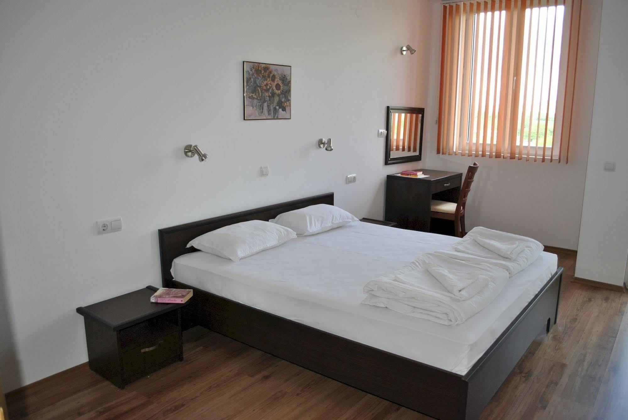 Julia Family Apartments Pantai Sunny Luaran gambar
