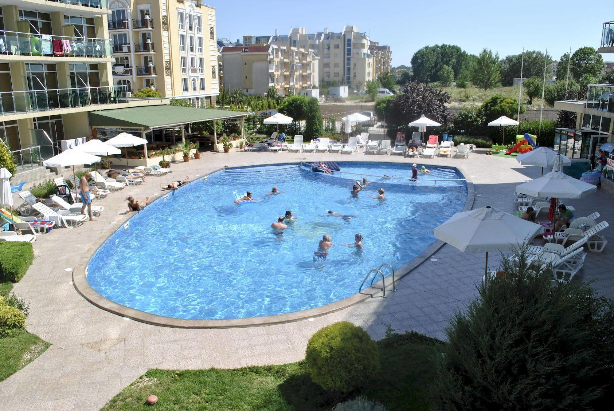 Julia Family Apartments Pantai Sunny Luaran gambar